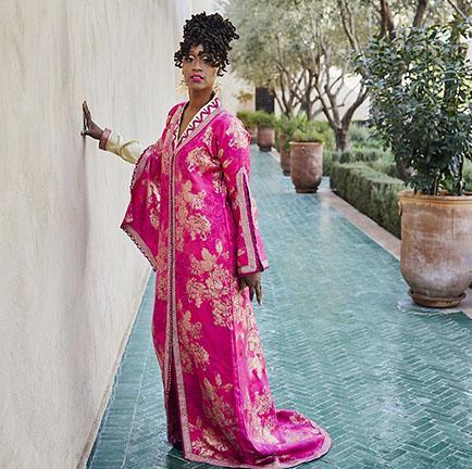 Séance photo Caftan rose Shooting Star à Marrakech