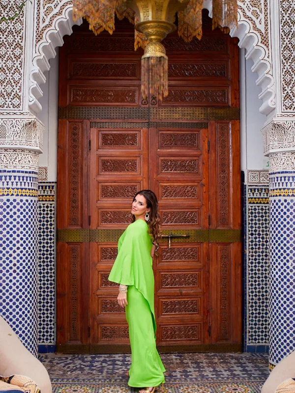 Réservez votre séance photo à Marrakech avec un photographe professionnel. Couple, famille, EVJF, mariage et souvenirs de voyage à Marrakech et Agafay.