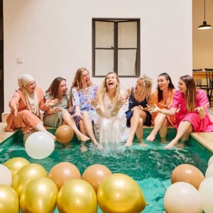 Photo fun de la future mariée pour son EVJF avec ses amies à Marrakech